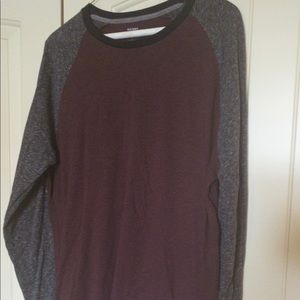 Like new Old Navy long sleeve T-shirt - M